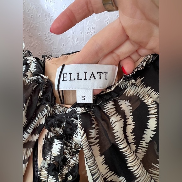 Elliatt black and white ruffle cut out sleeveless mini dress small NWT - Picture 3 of 4